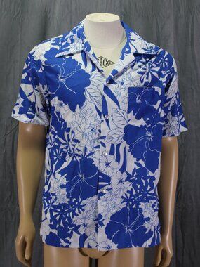 Vintage Hawaiian Shirt - Blue and White Floral Pattern by Pomare - Men's Medium